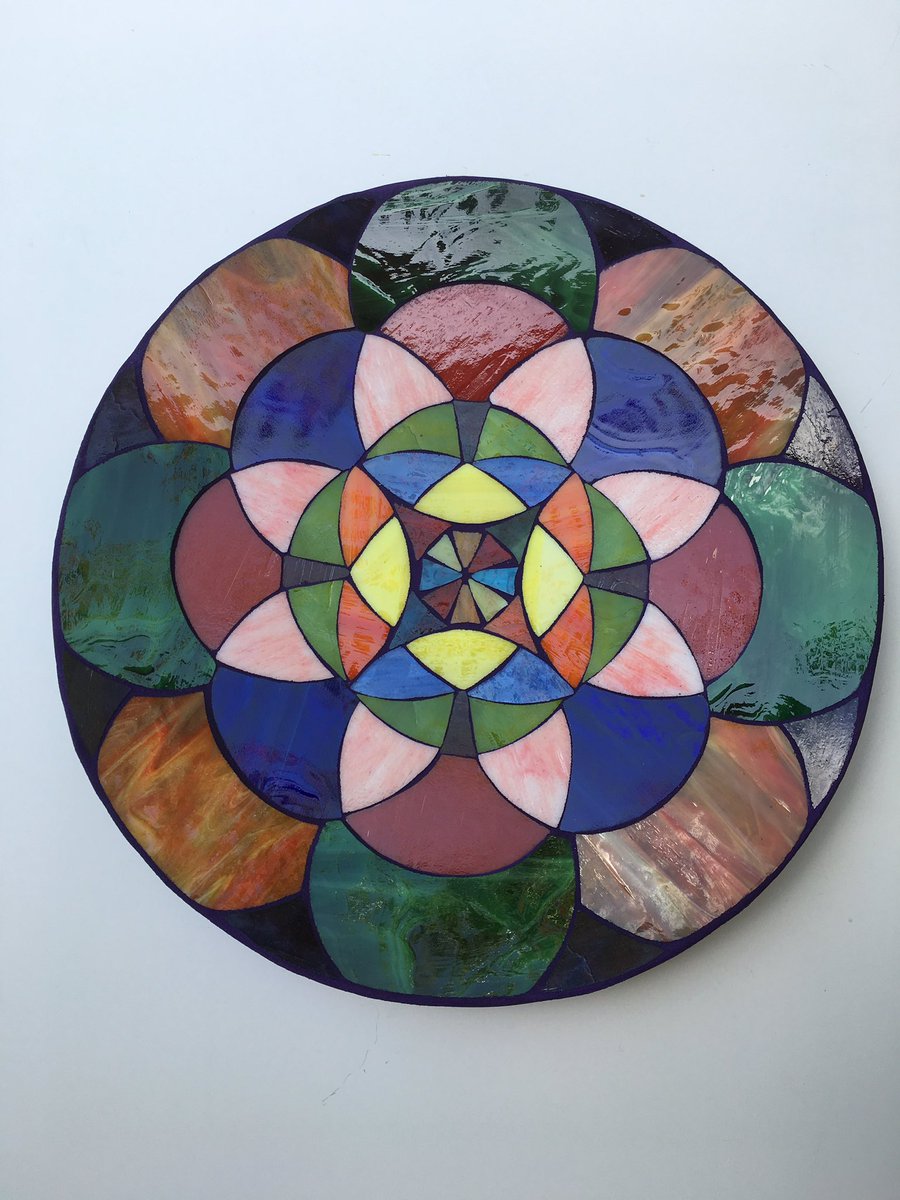 MPGlass78704's tweet photo. Custom mosaic serving platter from Masterpiece Glass! Available for purchase! #mosaics #art #customcommission #gift https://t.co/Jr3FjftqGb