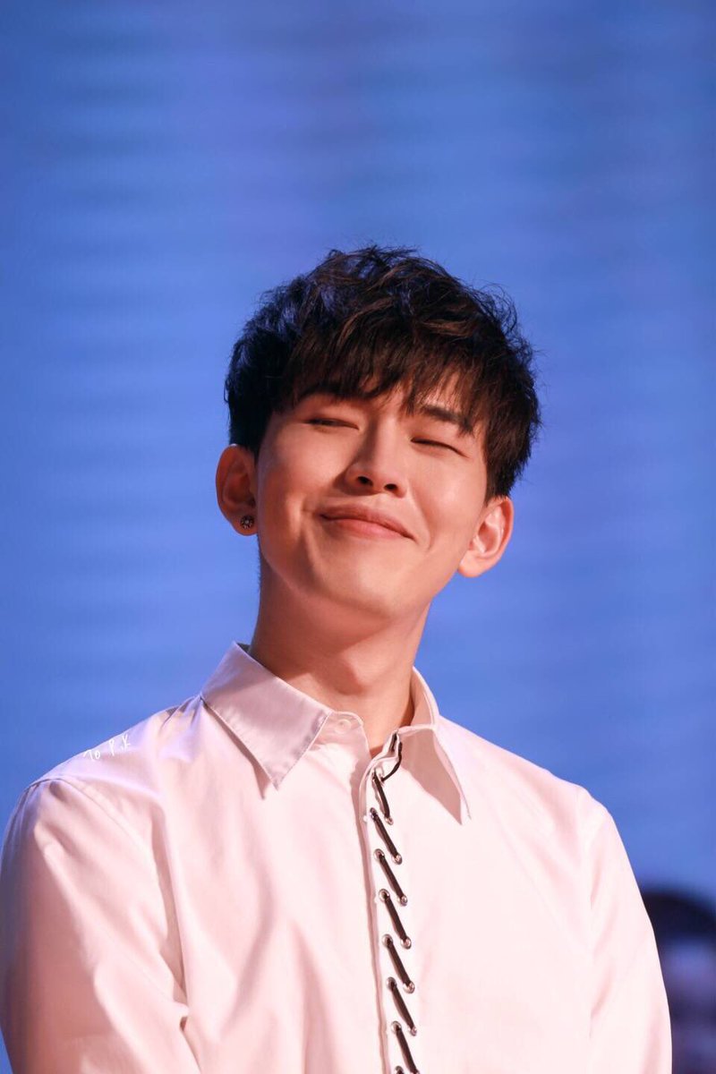 precious_korn's tweet photo. 20160714 旋风少女2开播发布会 #孔垂楠 #korn #孔垂楠korn #kongchuinan #演員孔垂楠 #新偶像孔垂楠 #孔垂楠高绍轩 #人生若如初相見 #遇见最好的孔垂楠 #孔垂楠旋风少女2 https://t.co/J5nyH7UL5r