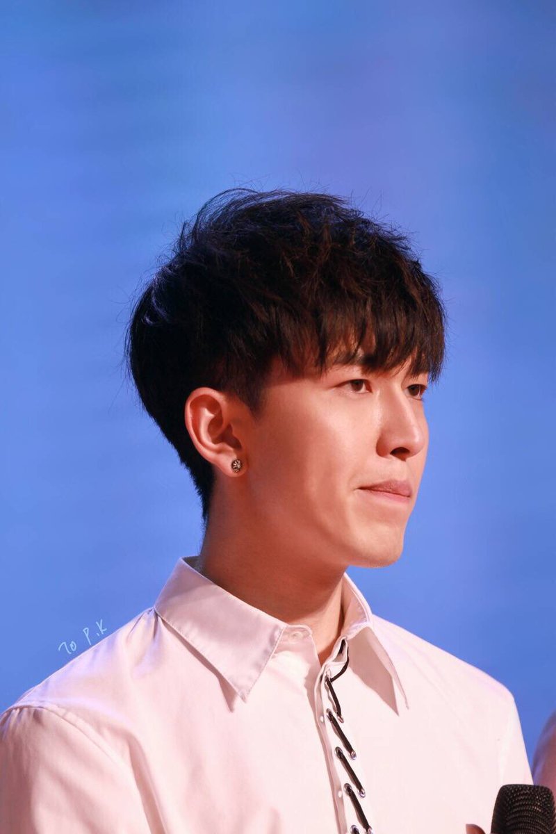 precious_korn's tweet photo. 20160714 旋风少女2开播发布会 #孔垂楠 #korn #孔垂楠korn #kongchuinan #演員孔垂楠 #新偶像孔垂楠 #孔垂楠高绍轩 #人生若如初相見 #遇见最好的孔垂楠 #孔垂楠旋风少女2 https://t.co/J5nyH7UL5r