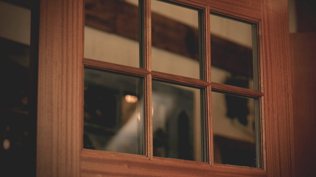 Any benefits to buying a wood door besides look &amp; beauty? The answers may surprise you.  learn.reeb.com/why-buy-a-wood…