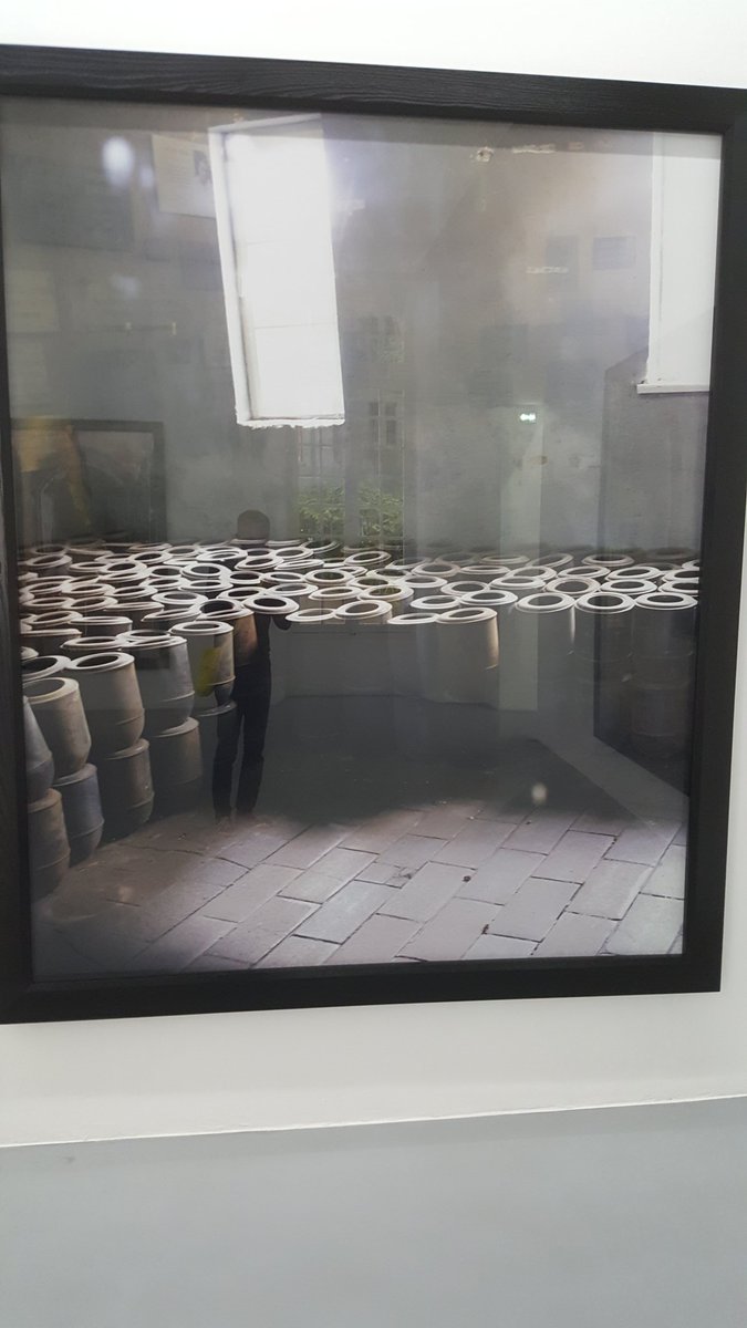 PatrickRoussies's tweet photo. Brillante exposition d'André Serrano à la fondation Lambert le titre est "Torture" à voir absolument https://t.co/ydvXUMgIyQ
