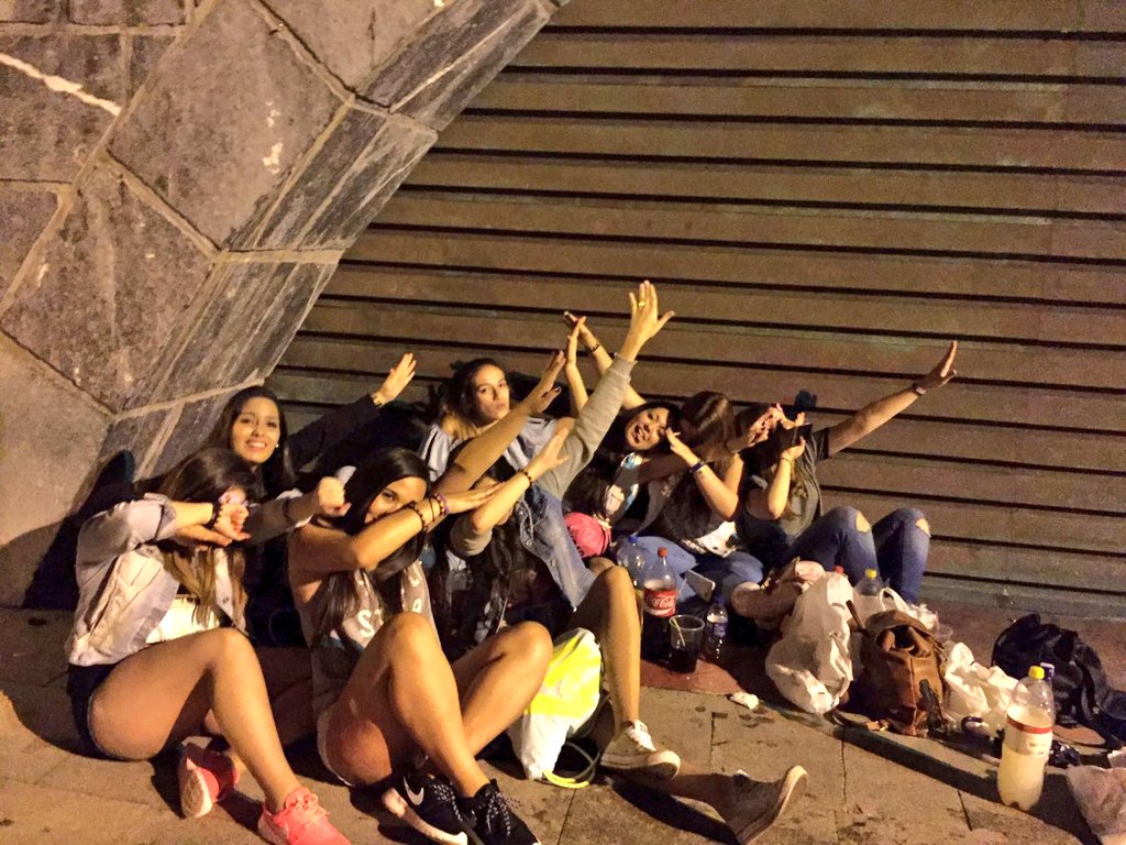 Irune16_'s tweet photo. No somos mas tontas porque no se puede  y no se puede tener mas suerte rodeándome de tías tan grandes como vosotras👑 https://t.co/e7EilhD5wB