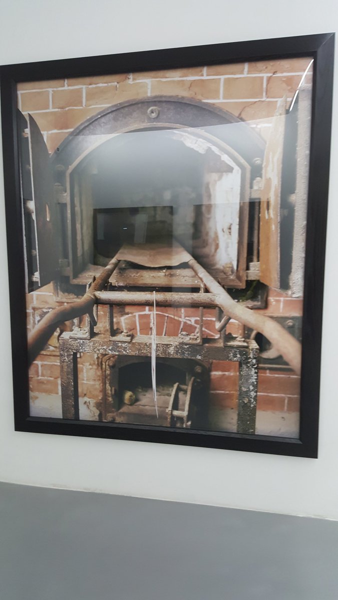 PatrickRoussies's tweet photo. Brillante exposition d'André Serrano à la fondation Lambert le titre est "Torture" à voir absolument https://t.co/ydvXUMgIyQ