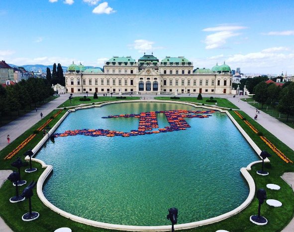 Ai Weiwei is bringing his controversial installation to Vienna. Take a look:  artnt.cm/2a0QvPe  #arte