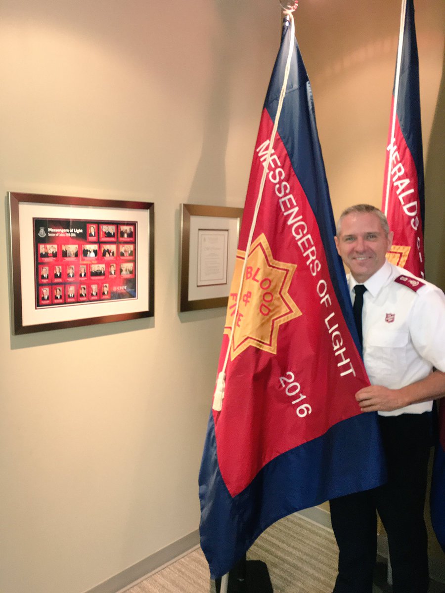 CFOTCanada's tweet photo. Major David Allen posting the session flag of the newly commissioned Messengers of Light. #messengersoflight https://t.co/NgMQVzm30Q
