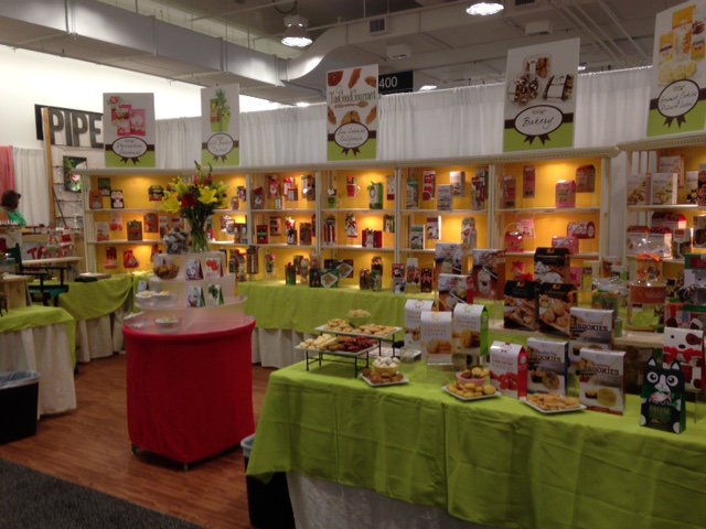 TooGoodGourmet's tweet photo. It looks like Santa's in the house at @AmericasMartATL! Get your jolly on and stop by B2 Floor 3 *today*! #AtlMkt https://t.co/hGEFqKDAOd