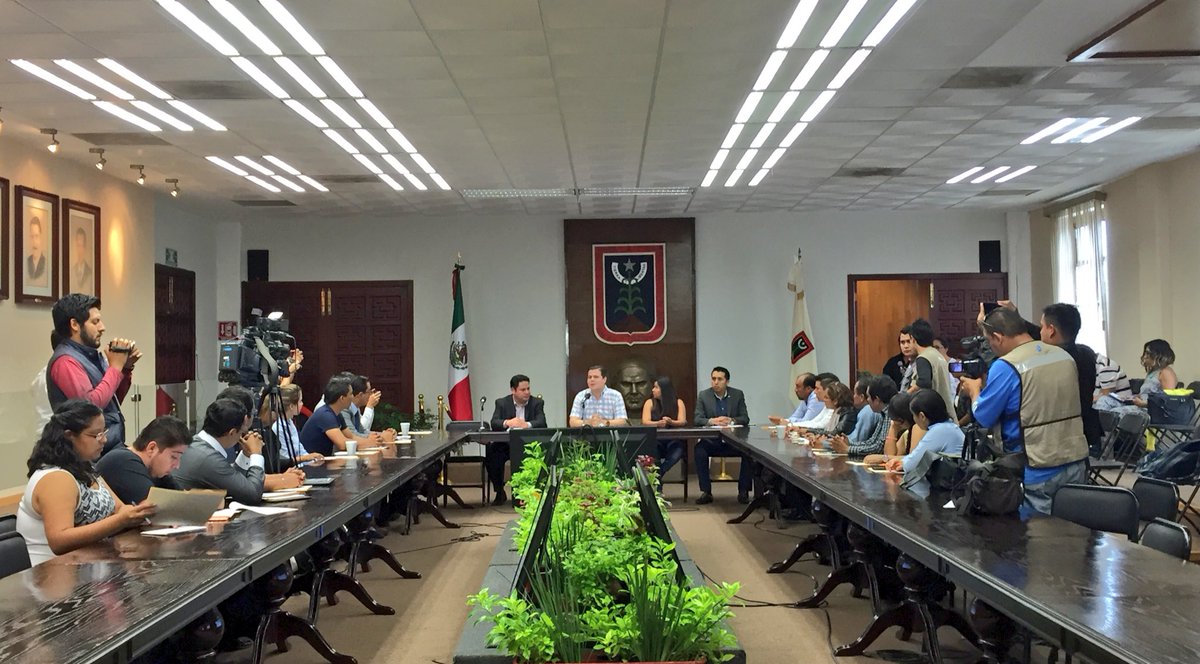 IMPAJOVEN's tweet photo. Presentan programa gratuito de formación para grupos juveniles que deseen incidir en su comunidad #JovenAC #Morelos https://t.co/fKjtocToRY