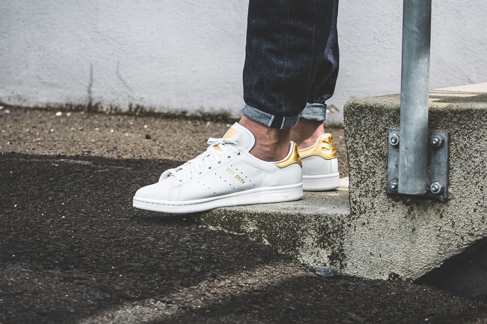 profiel spiritueel Vrouw The Sole Supplier on Twitter: "Check out these on foot images of tonight's  release. adidas Stan Smith 999 24k Gold. https://t.co/Rfa8XLlTgi  https://t.co/1puNq8Teze" / Twitter