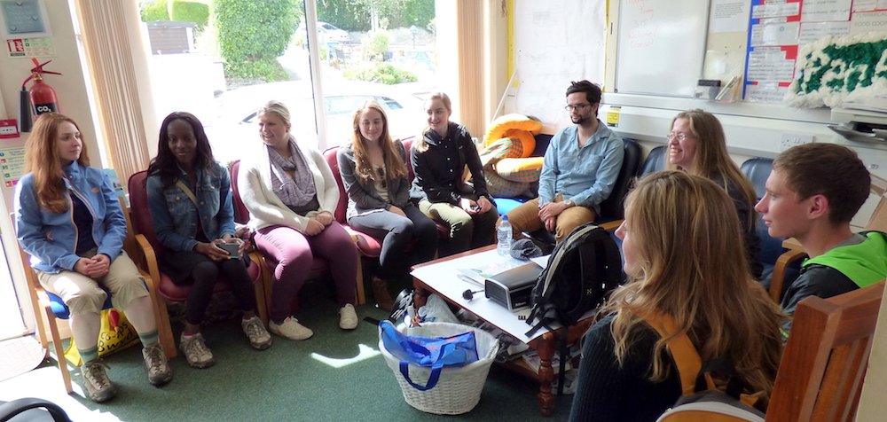 PenparcauForum's tweet image. @FulbrightPrgrm students visit the #Penparcau Forum #Wales and have a go on the Cobweb app #cobwebFP7 @AberUni