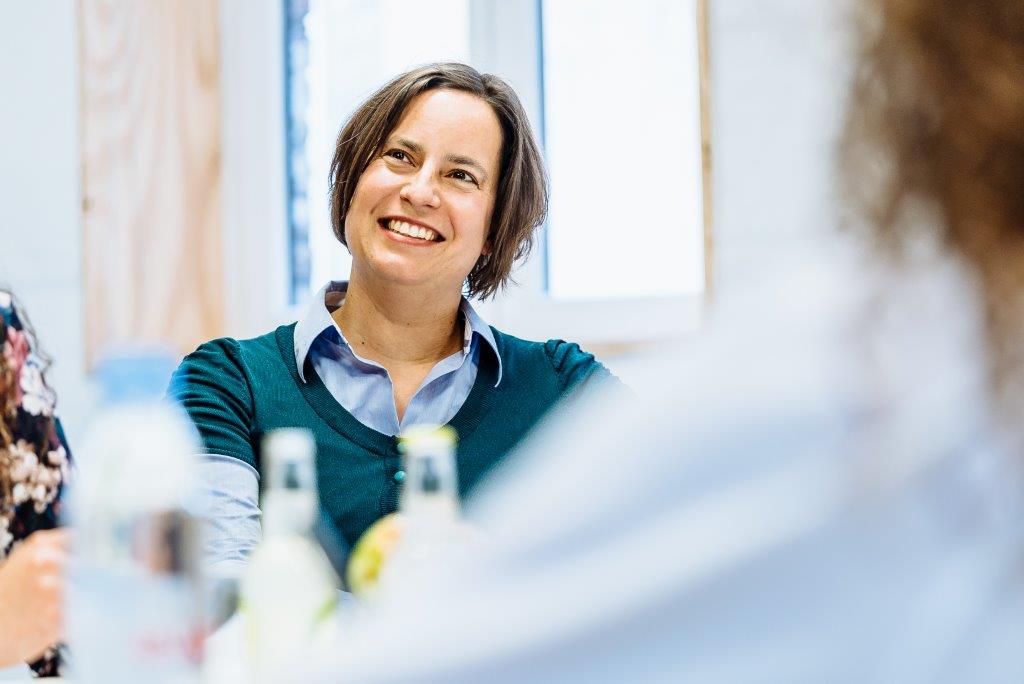 ConploreMagazin's tweet photo. @BUSINESS4EXPERTS #Gründerin Marita Lüben über Unterschiede zu trad. #Personalberatern LESEN https://t.co/eR7rnBfkXP https://t.co/V9V2arxHKZ