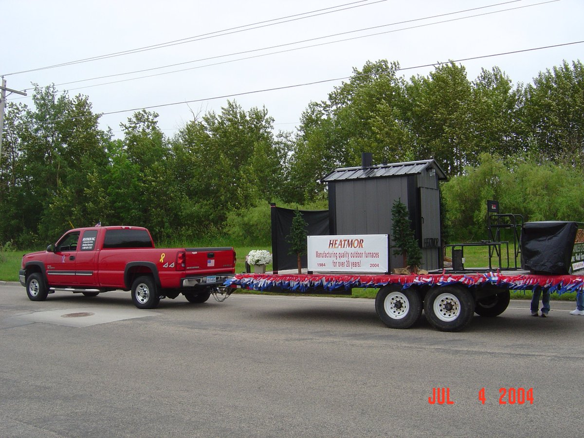 HEATMOR's tweet photo. #TBT to 2004 | #qualityoutdoorfurnaces #parades #HEATMOR https://t.co/uUrksCSaaF