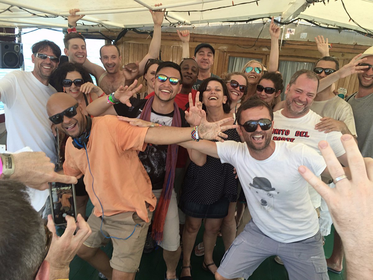 hotfestivals's tweet photo. Mad Up2 #Sheffield
@nightmaresonwax @Peter_Pipes @WinstonHazel 
KABAL #boatparty @Kabal_Sheffeel
#electricelephant https://t.co/ca26lDOtyk