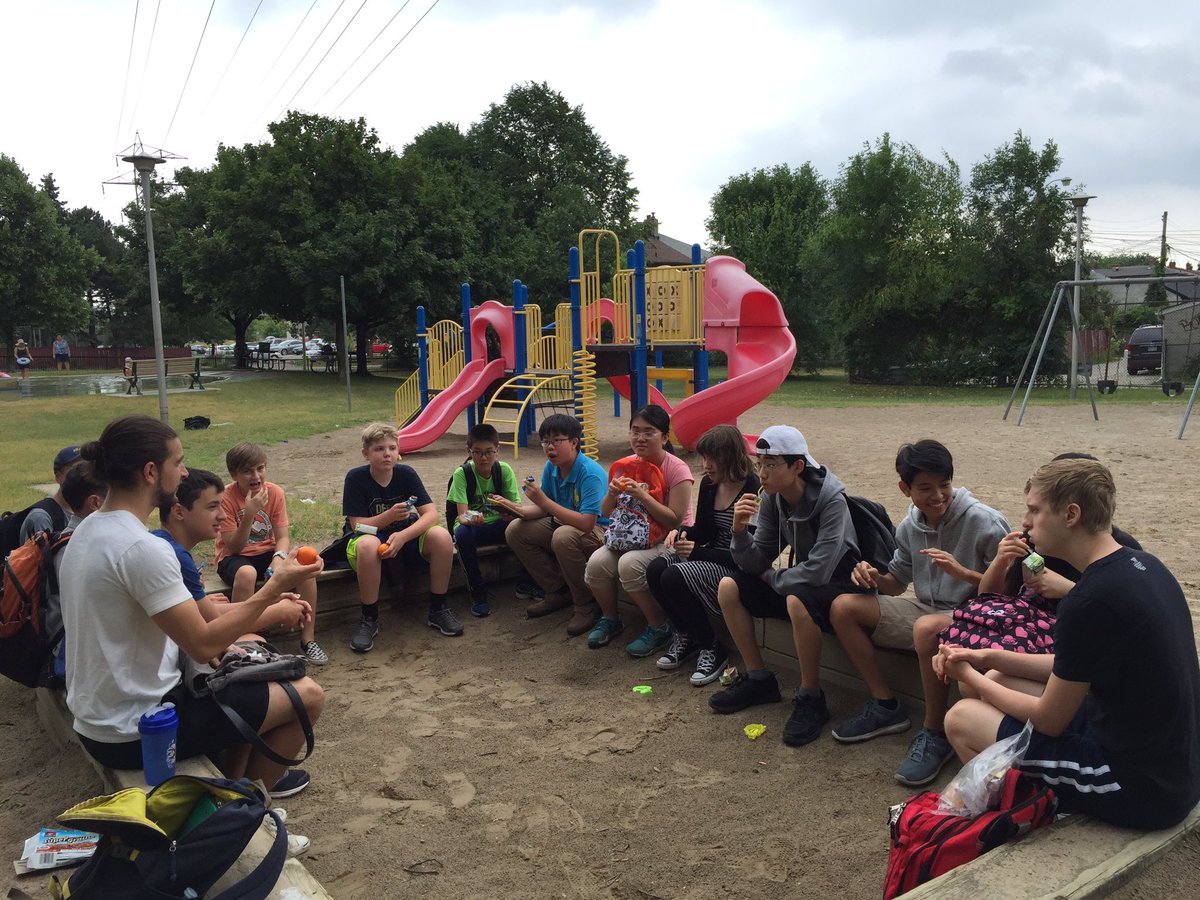 CityMaximum's tweet image. Discussing potential year-round programs for our @Park_People #greenlineTO challenge