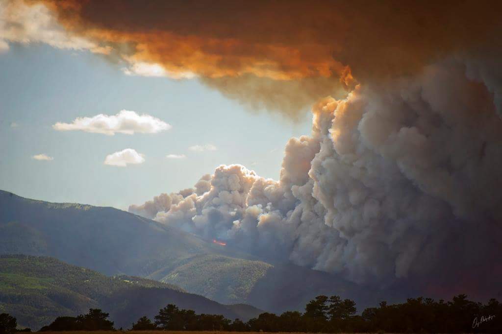 KOAA's tweet photo. WATCH LIVE:Officials update #HaydenPassFire

Stream: https://t.co/e5yYBJnOdi https://t.co/5TIu10OYgz