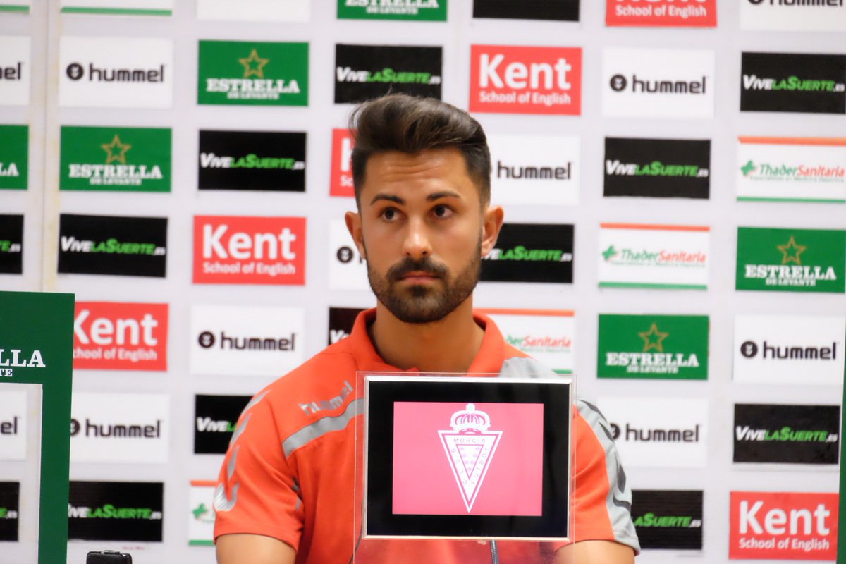 Presentación <a href="/javisaura22/">Javi Saura</a> | 'Mi único objetivo esta temporada era venir al #RealMurcia, feliz de volver a casa'