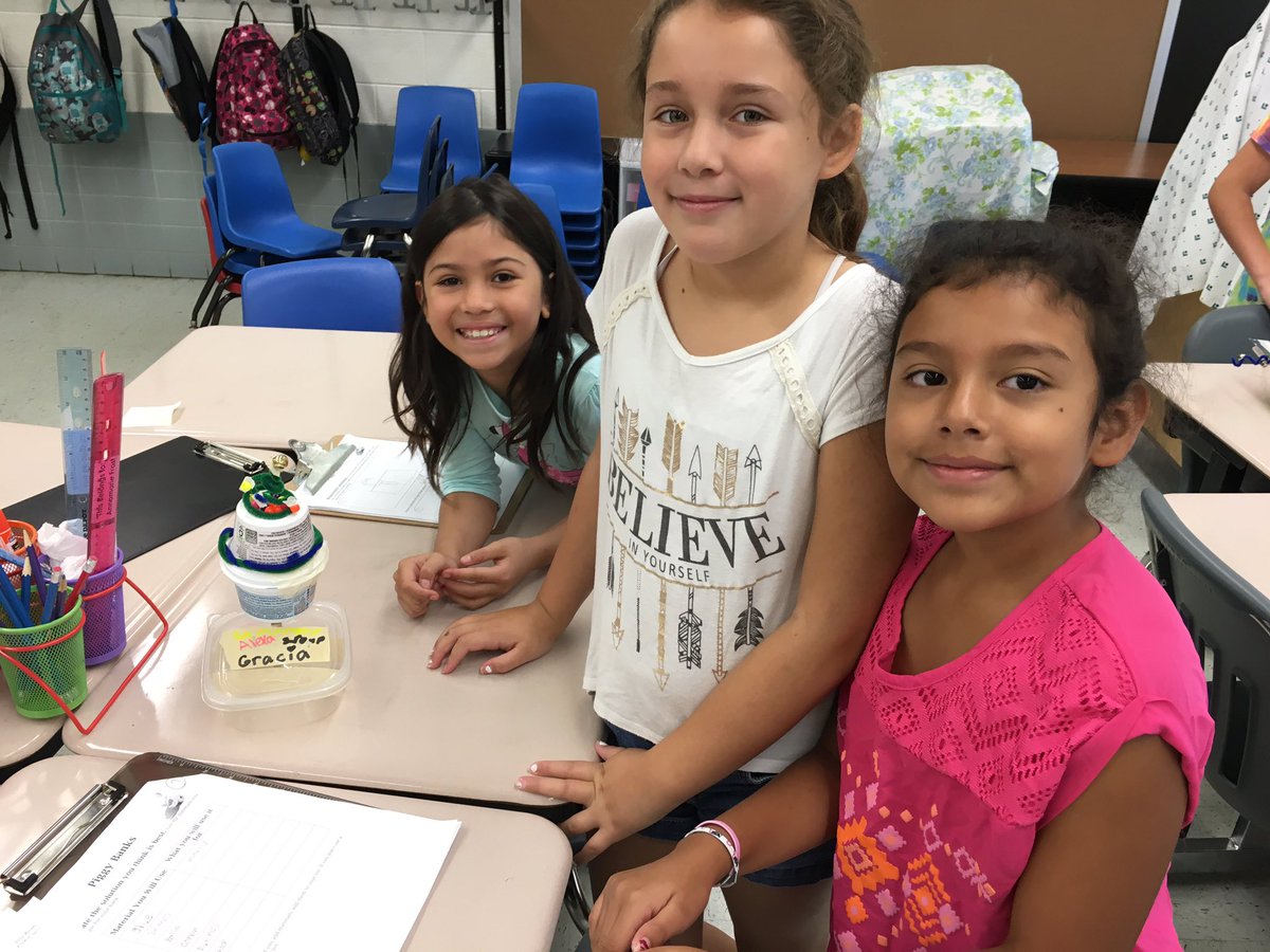 frosty_teacher's tweet photo. Today we built piggy banks with sections to spend, save, and donate! Super creative ideas!! @SullyES_LCPS #lcpsSTEM https://t.co/QR2G7QV6pT