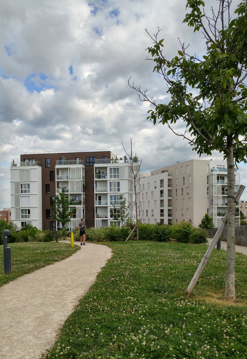 osmany's tweet photo. Welcome to the hood #fortdissy #issylesmoules https://t.co/BEWKgtp14b