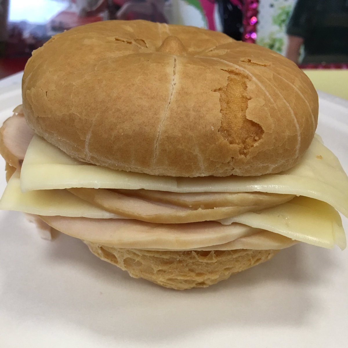 CheapEasyGFree's tweet image. What's in your #glutenfree lunchbox today? I've got a sandwich made w/ @JarlsbergUSA @Applegate &amp;amp; @ATGFactoryStore!