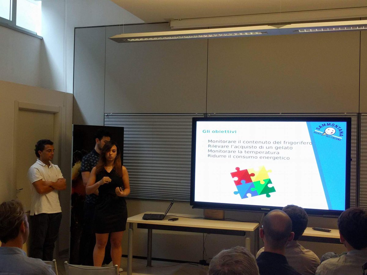 Apraspa's tweet image. In Apra è il turno dei #CodingInnovation: 2°team dell&apos;@UnivPoliMarche che ha partecipato all&apos;#hackathon @VarGroup