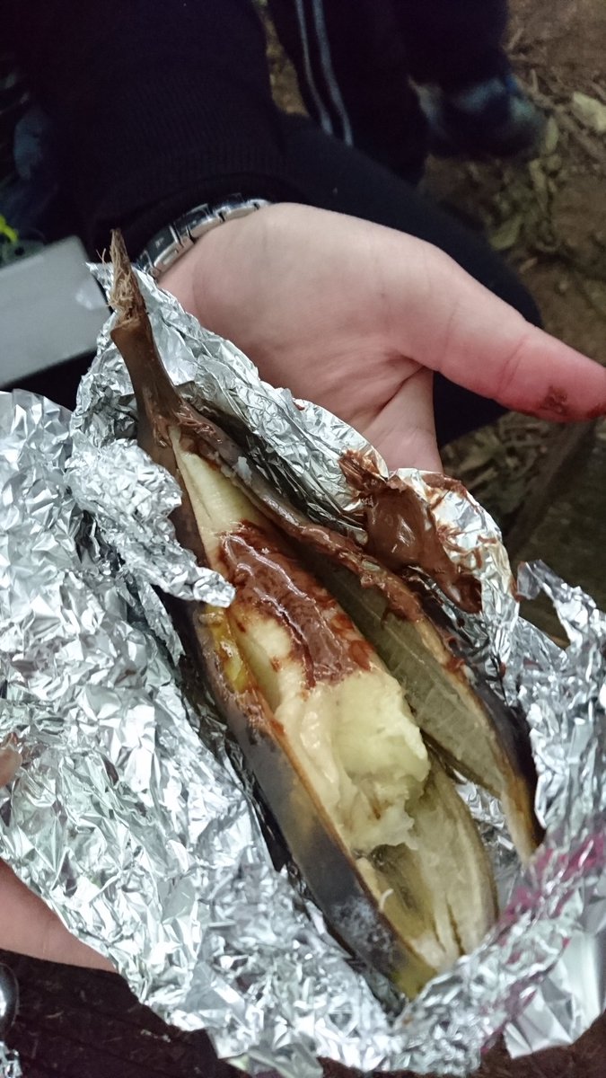 PembrokePrimary's tweet photo. Year5 #forestschools #campfirecooking #bannockbread fruits from #schoolgrounds #banansplit #outdoorlearningwales https://t.co/OwVyi4yiOz