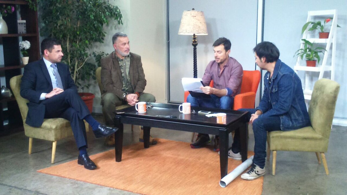 EstudiosMM's tweet photo. @lmadariagam comenta los MITOS y VERDADES del control de identidad‼️ lo ves en @deaquinosaletv https://t.co/MFByQjZJdQ