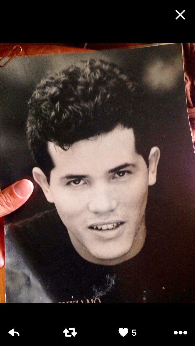 John Leguizamo on Twitter: "Throwback! One of my first headshots I was 19  https://t.co/PdzXZQn8Eb" / Twitter