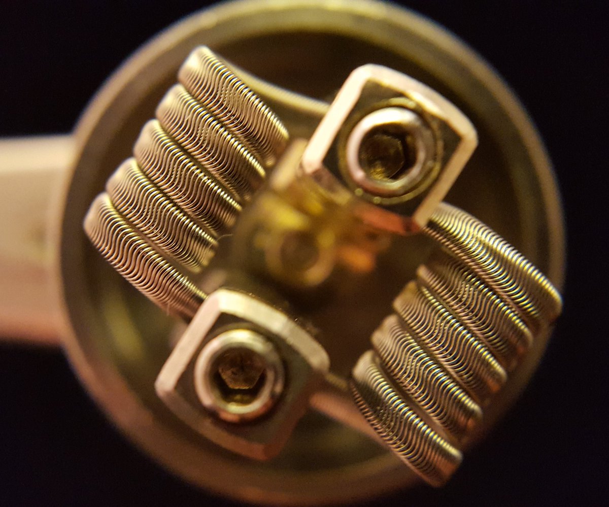BenjaminWSo's tweet photo. And here are the #alienfraple coils #handmadecoils by @BenjaminWSo #vapeuk #ukvapers  #subohm #coilporn #coilart https://t.co/GHyJgPGI7P