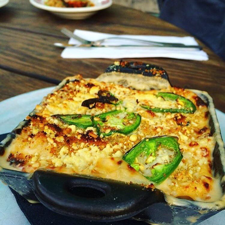 forrestpointbk's tweet photo. Happy #NationalMacAndCheeseDay! You deserve this. ✨😋✨ #ForrestLunch 📸 @yummiestnyc https://t.co/jZRYw96NfY