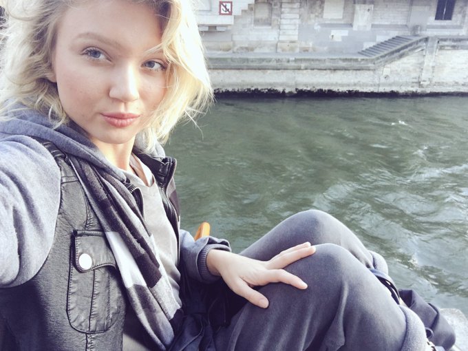 🇫🇷💄 https://t.co/wmwUbJaKnJ<a href="/tag/kotasky"class="tags"><span>#kotasky</span></a><a href="/tag/dakotaskye"class="tags"><span>#dakotaskye</span></a><a href="/tag/daddyskitten"class="tags"><span>#daddyskitten</span></a>