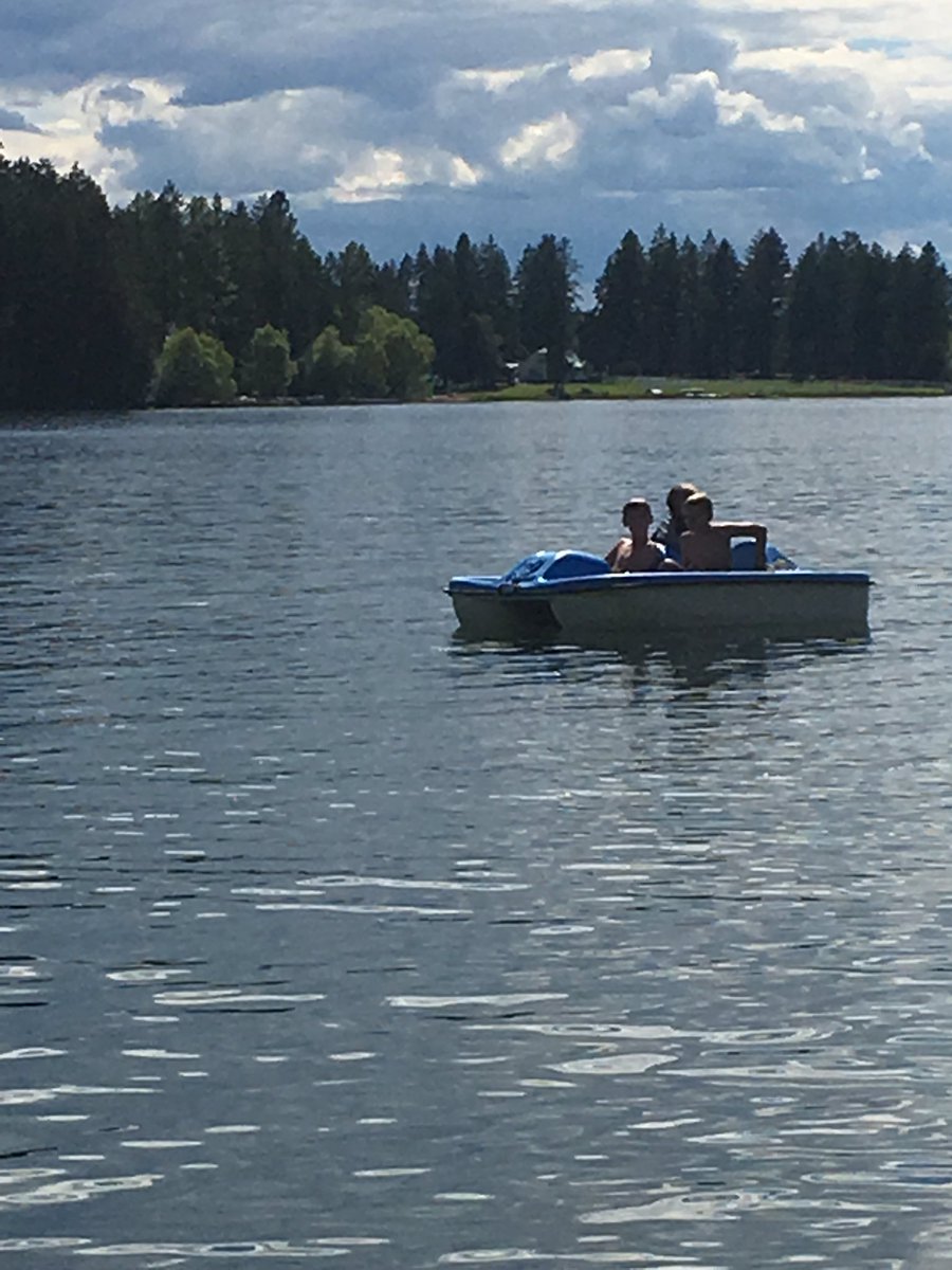 small0902's tweet image. Chilln on the lake today with the kids!