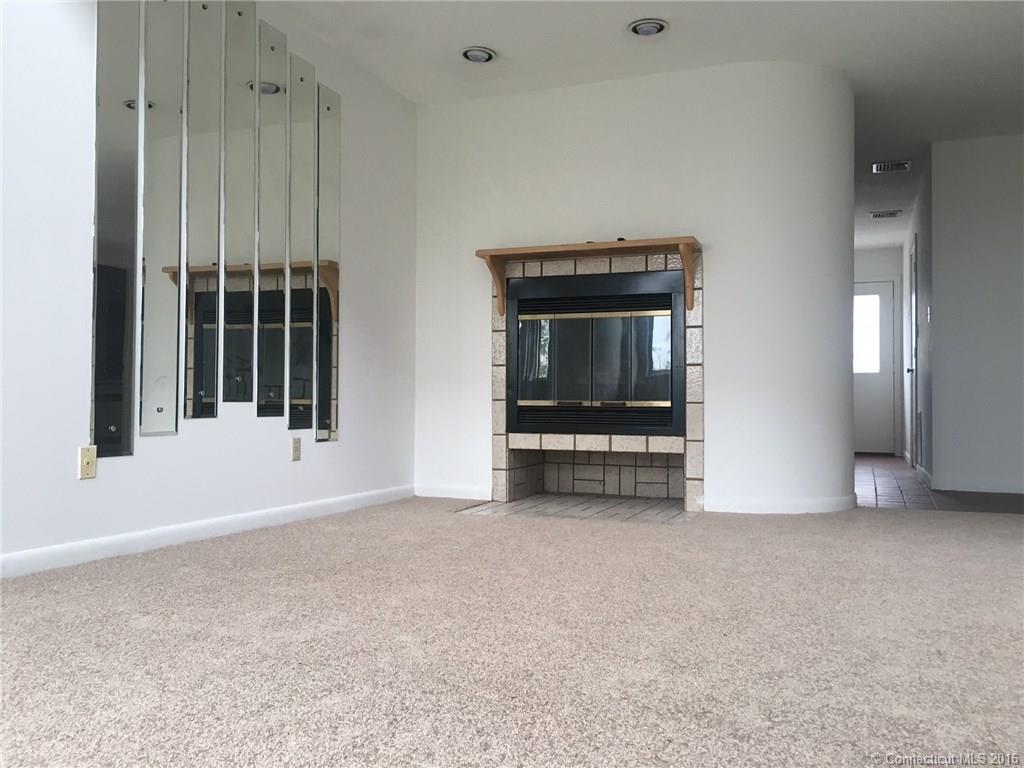 InnovProp's tweet image. Listed for $109,000 (New Britain, CT) 
Perfect sized townhouse,a total of six rooms, two bedrooms and two bathrooms.