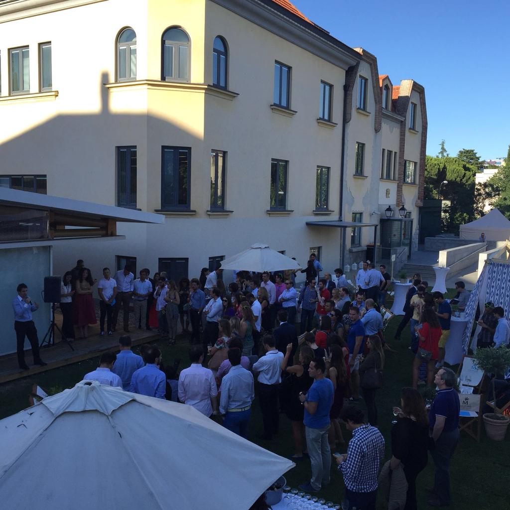 IEAlumni's tweet photo. Welcoming Executive Programs new #IEAlumni to our community with @ginMare #foreverIE @IEuniversity https://t.co/Rl4z70eANV