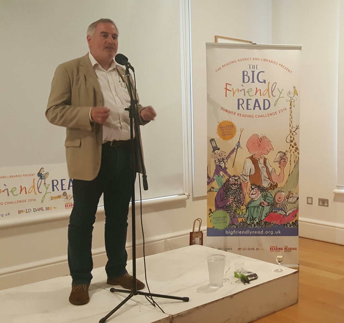 "Librarians make readers for life...I'm very proud of my association w/the #SummerReadingChallenge" <a href="/chrisriddell50/">chris riddell</a>