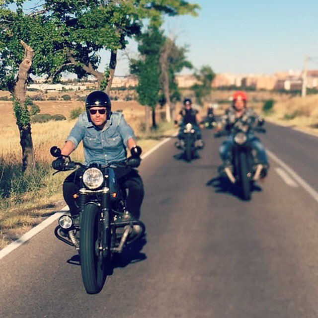 RaiRobledo's tweet image. De ruta con el club @caferacerdreams 😎 Foto: @BethFevrier