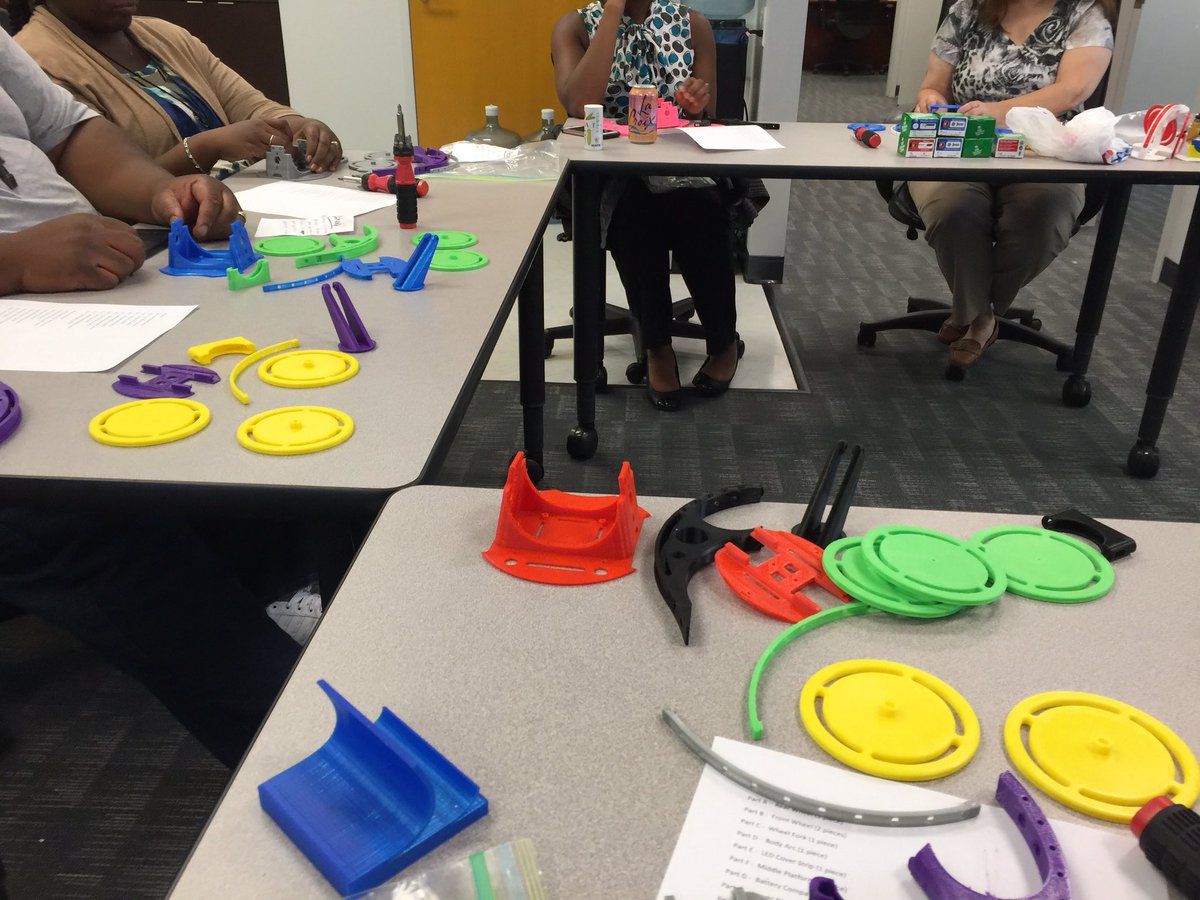 MantisEDU's tweet image. We successfully completed the #BYOB #MakerSpace session. Filmed by @TriPointMedia.#STEMBot