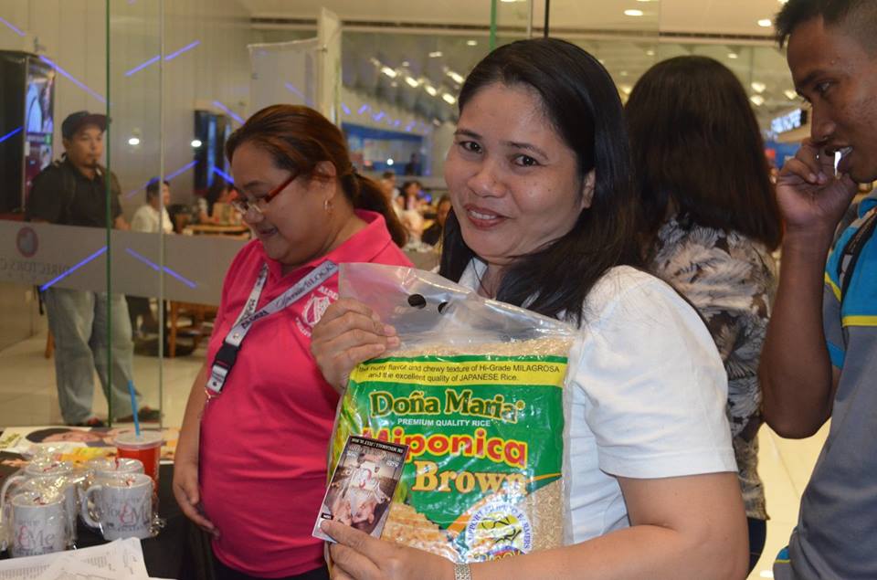 LABANPHILS's tweet photo. Winners of Dona Maria Rice on our Block Screening last Jul 13. Thank you Dona Maria! #ALDUB52ndWeeksary https://t.co/rwys0exmrd