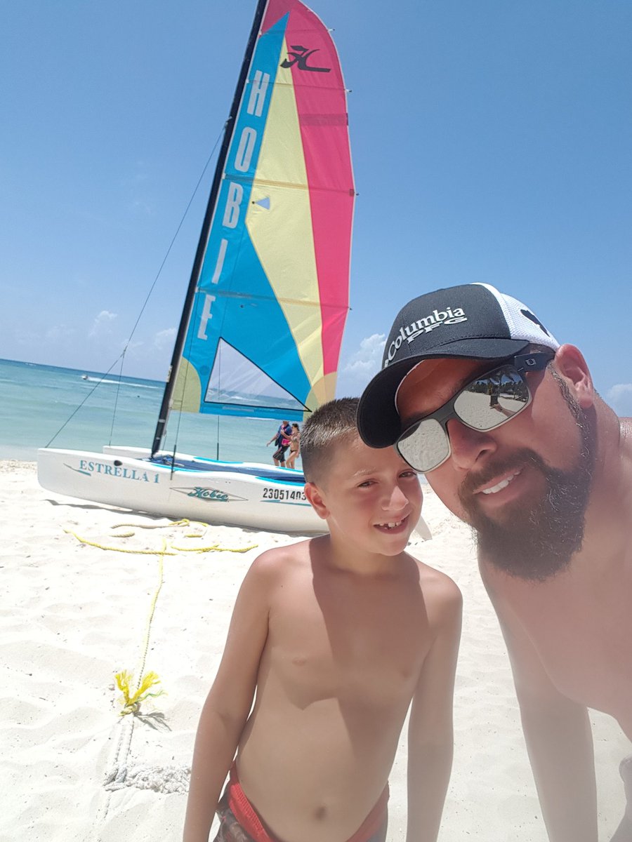 beardedagent's tweet image. Father son time
#PlayaDelCarmen 
#texasbeardedagent