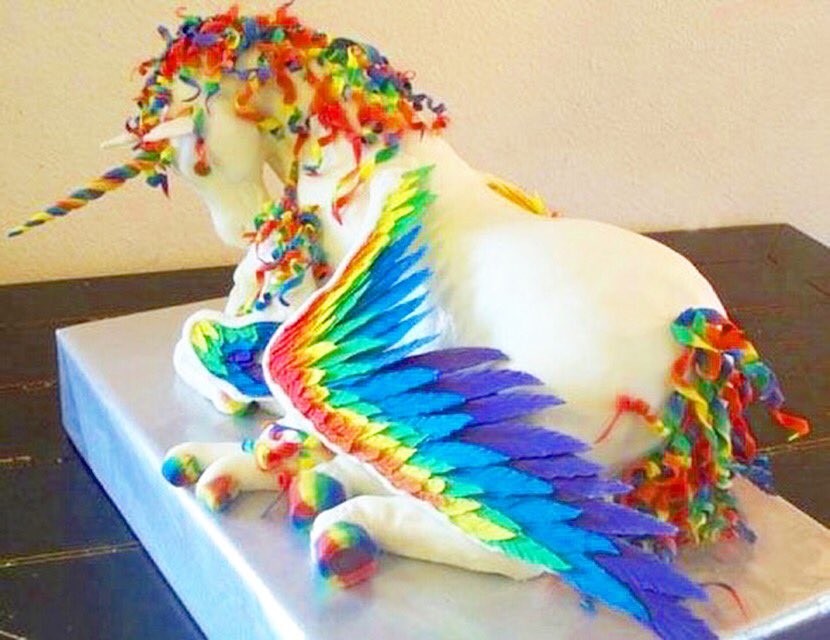 ScouseBirdBlogs's tweet photo. Omg this cake 😍😍 https://t.co/gTC5Kzffuu