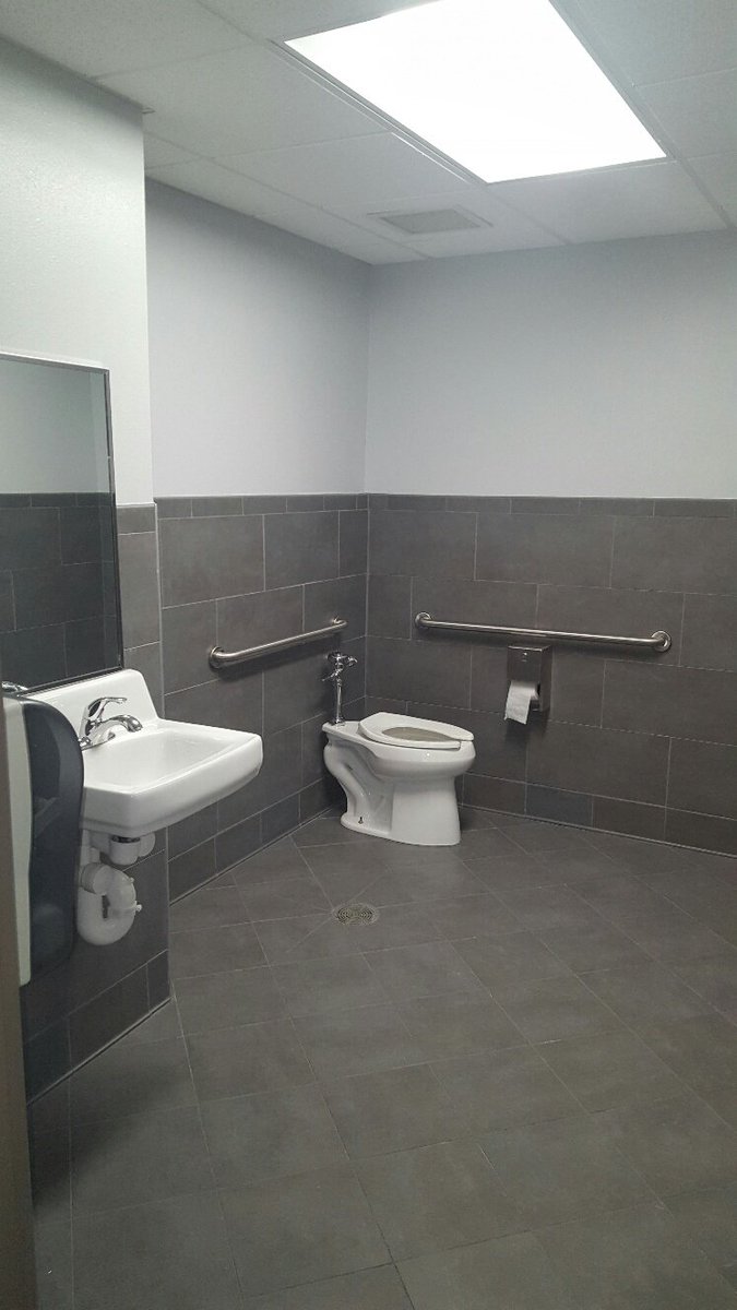 greystonebd's tweet photo. Bathroom renovation-before and after, Big Spring, TX. https://t.co/epmFjeayEH