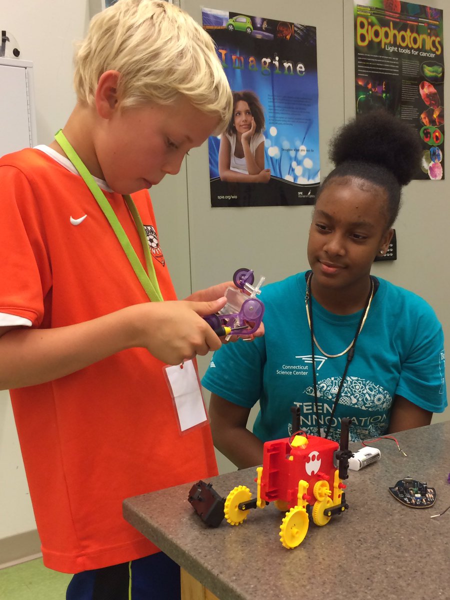 CSCTeens's tweet photo. What's up Group B?!? @CSCCamps #robotsrfun https://t.co/Dba8dGExTG