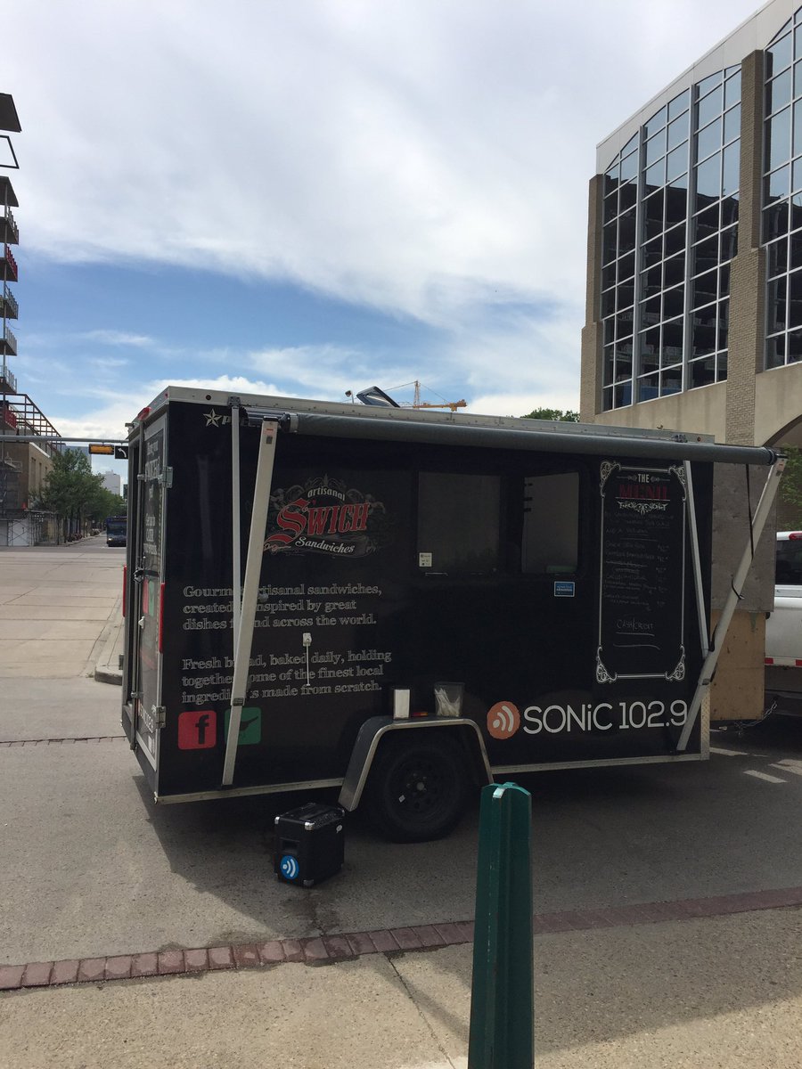 treatysix's tweet image. Shout to the best food truck in Edmonton!!!! @SWICHFOOD @MacEwanEats #yeg #yegfood