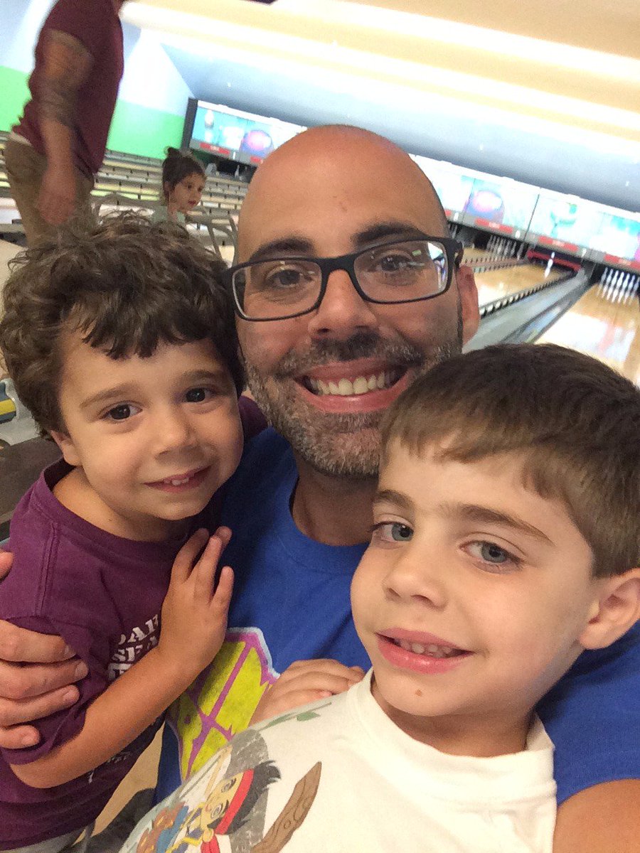 Mr_Ettari's tweet photo. bowling summer selfie #hmpsummerselfie https://t.co/HaIAFLzNat