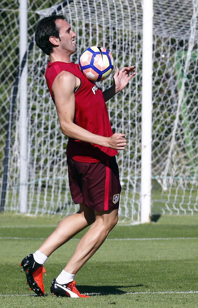 diegogodin's tweet photo. Terminando el segundo día de entrenamiento! https://t.co/phxxddUqTw