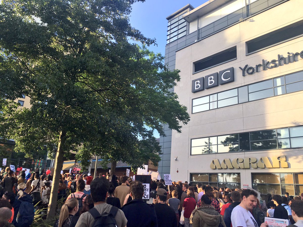 Outside #bbcyorkshire #blacklivesmatter #leeds #solidarity #protect @SocialistIain @TUSCNews @leedssp @LeedsTUC