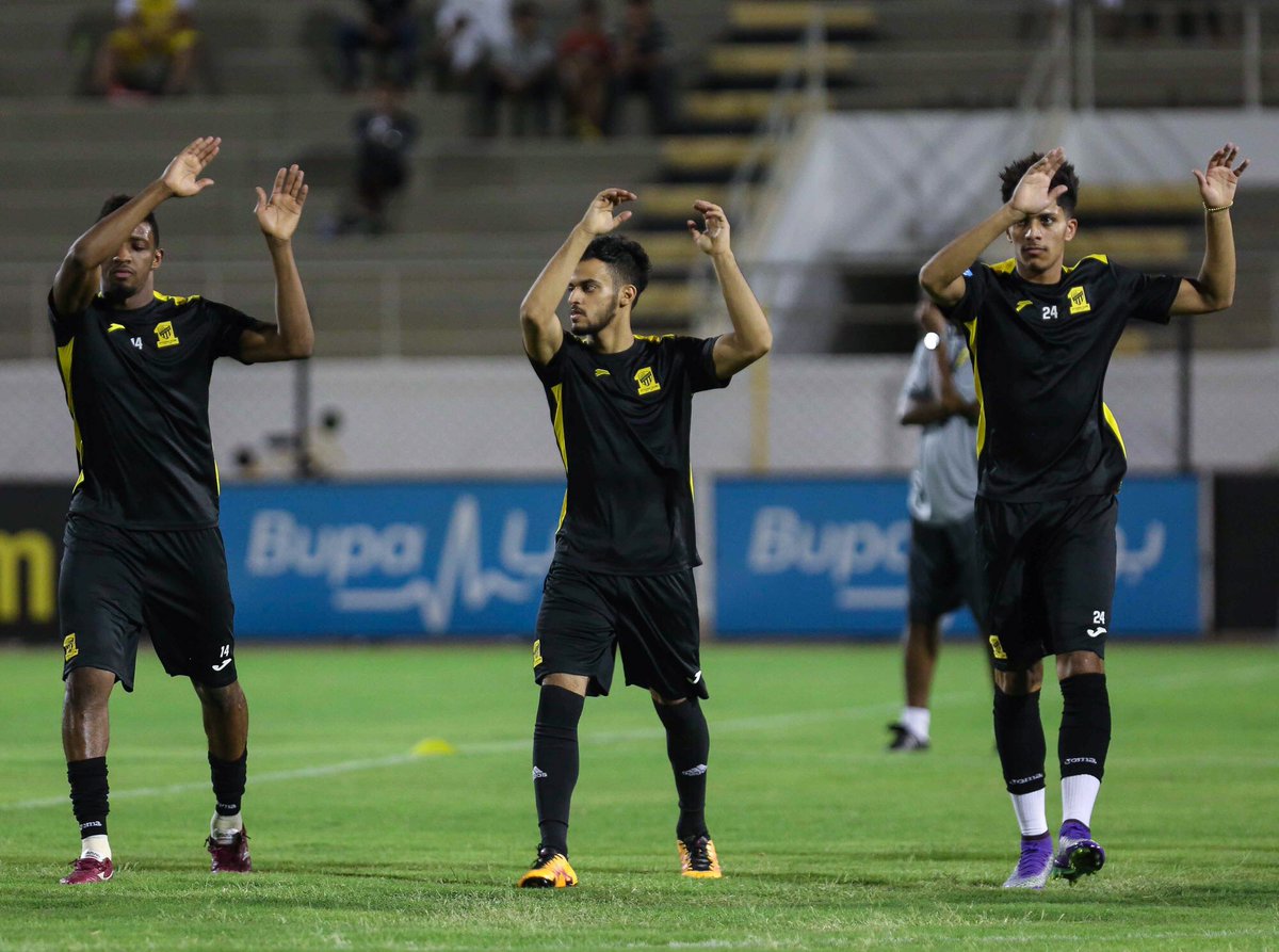 صور تحضيرات الفريق الكروي الأول اليوم الخميس