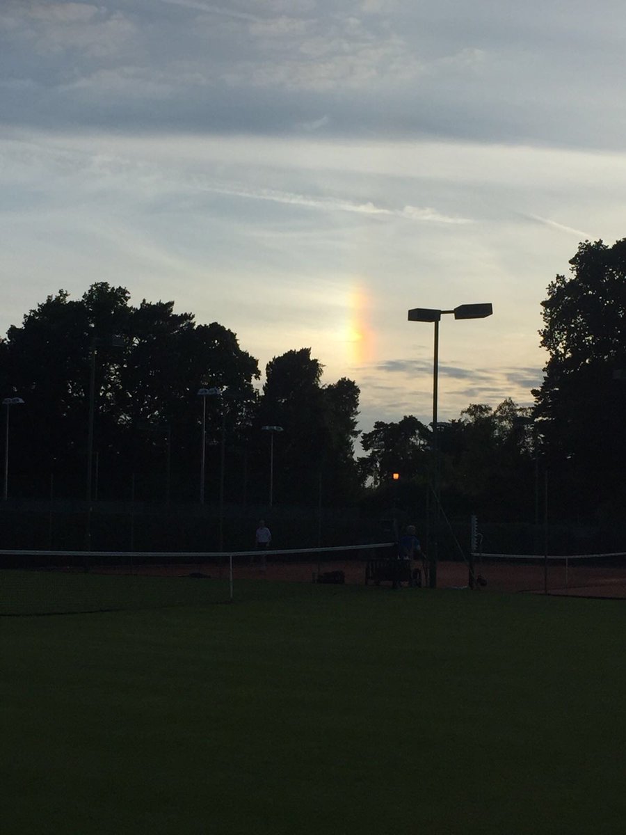 WokingLTCC's tweet photo. #BeutifulEvening to #GoHitIt with a #VerticalRainbow over the courts ๐ https://t.co/gwQHzFdmAA