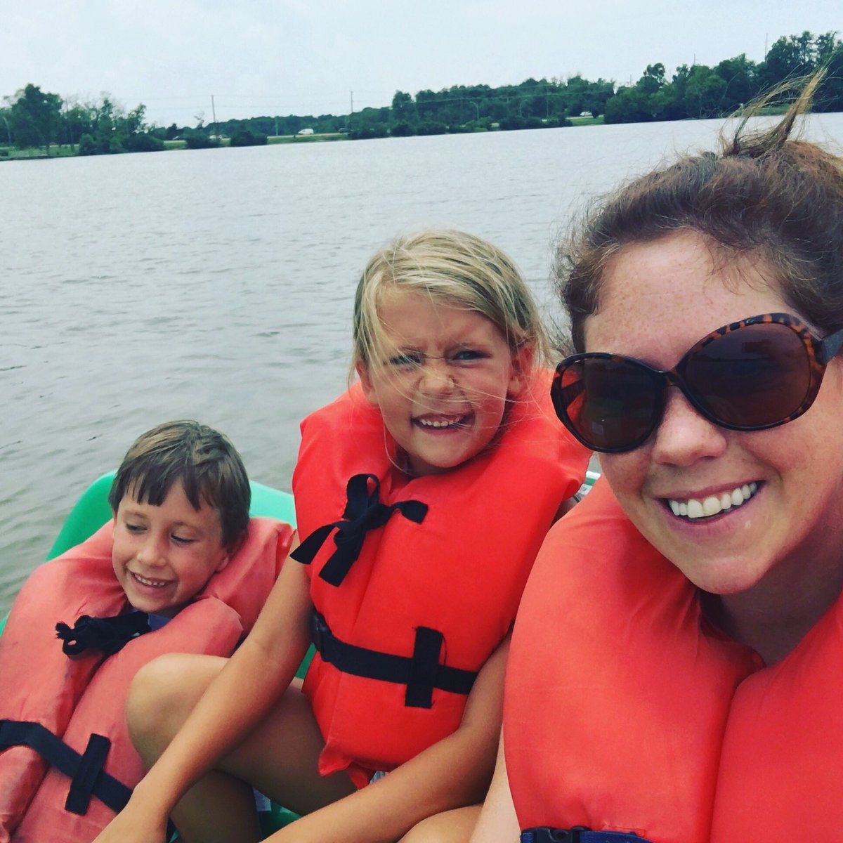 KindredofKY's tweet photo. Summer activity - 🎬 take 66, paddle boatin'! https://t.co/RcAq0R47vY