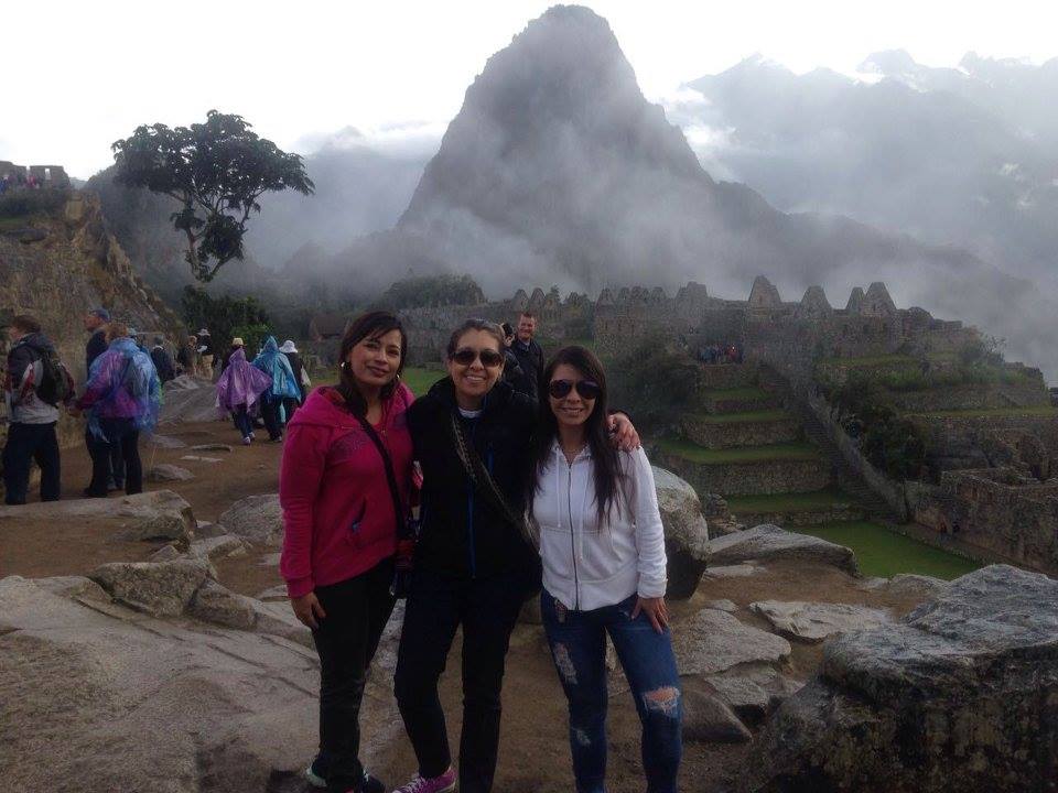 SaksayPeru's tweet photo. Nuestras amigas de Colombia en Machupicchu. Gracias por su visita. https://t.co/6jj1w8mDtm