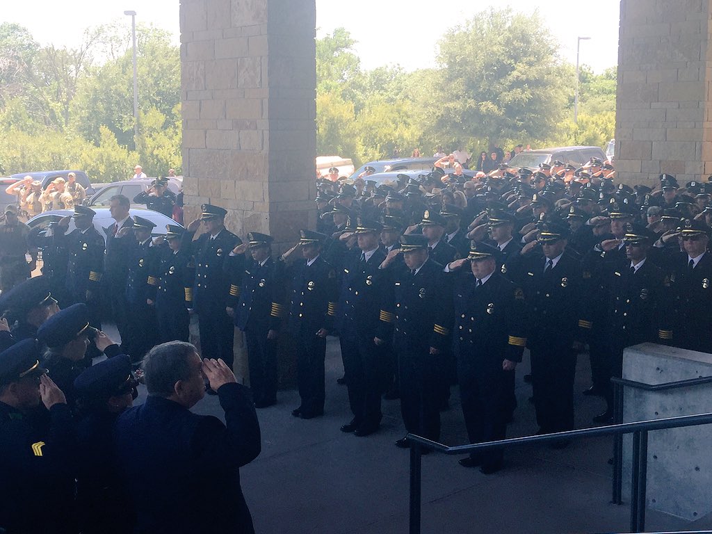 DallasPD's tweet photo. Officers from near and far line up to salute Sergeant Michael J. Smith, #6141 https://t.co/z2EXZf0K5j