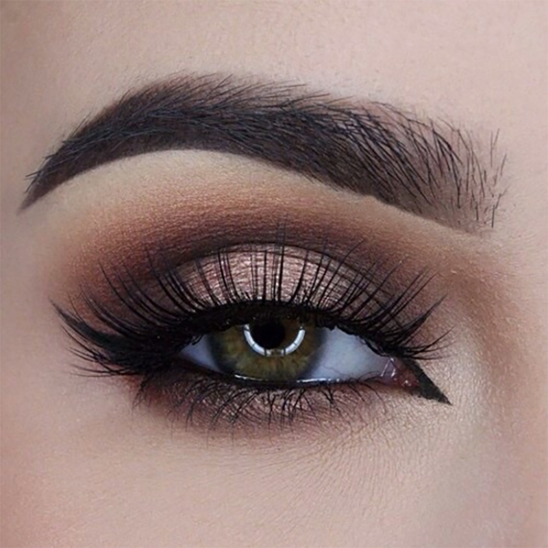 ColorStudioPro_'s tweet photo. Line the inside edge of your eye downwards to create the perfect cat eye: https://t.co/cGVwgrQa7f https://t.co/NZnYDvEUqR